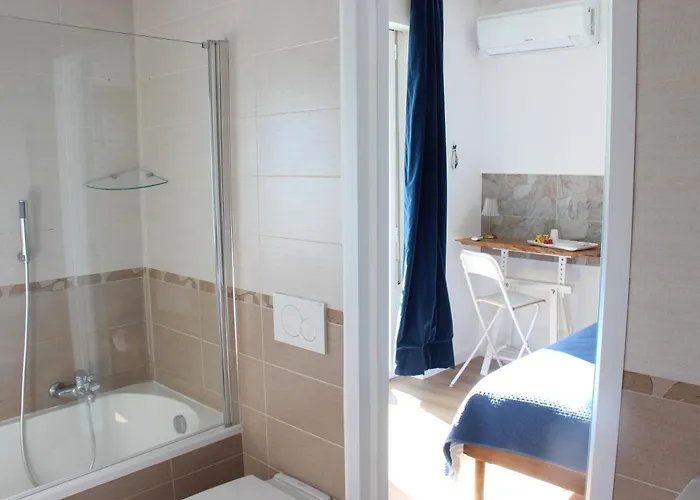 Bariairport فندق مبيت وإفطار